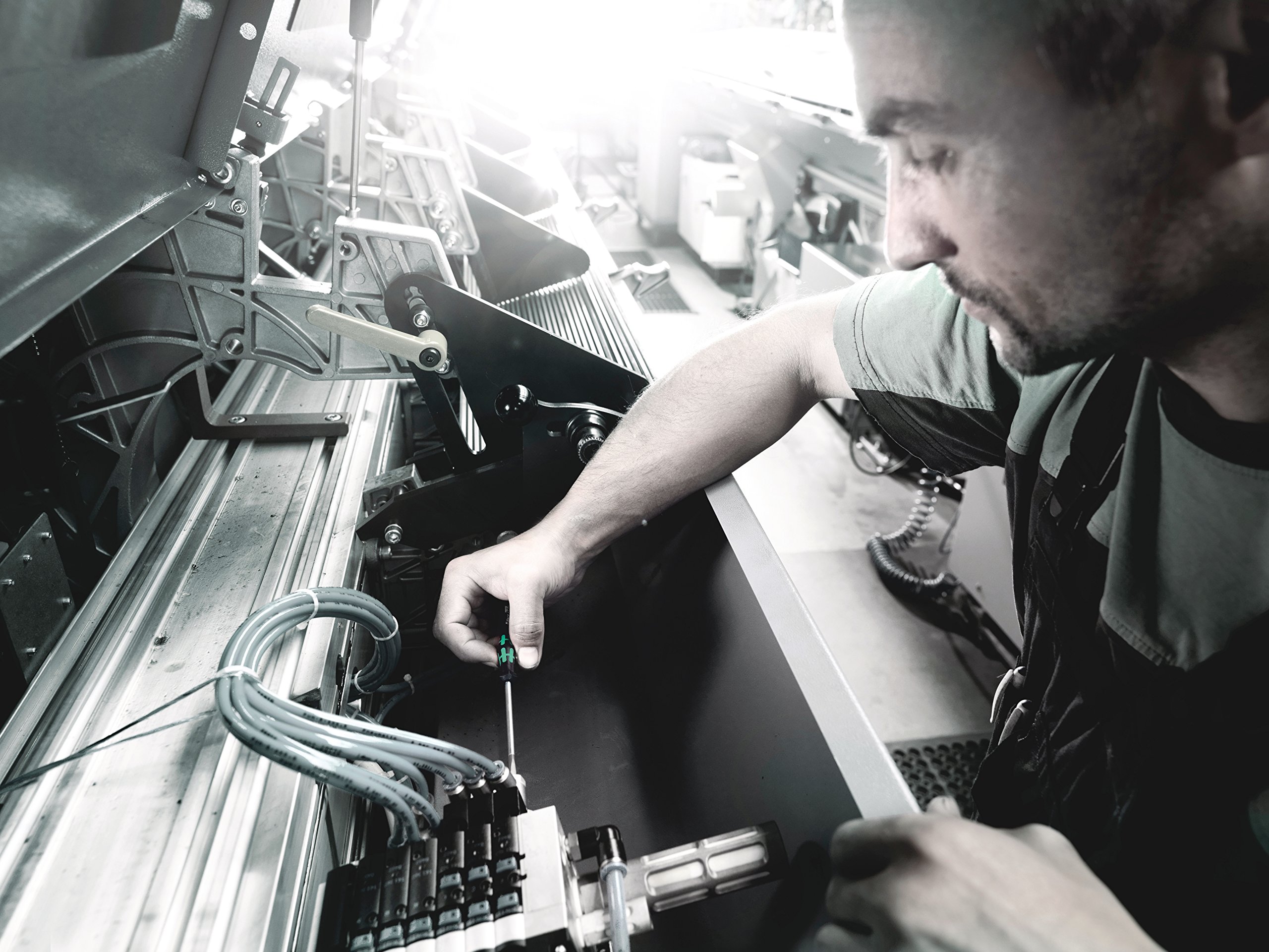 Wera 2035/6 Kraftform MicroSlotted/Phillips Electronics Screwdriver Set and Rack, 6-Piece - Image 8